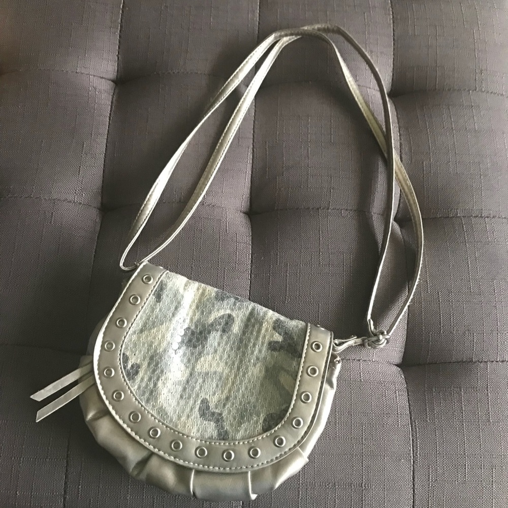 Super Cute Camouflage Handbag!